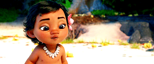 La princesa Disney Moana bebé en la playa