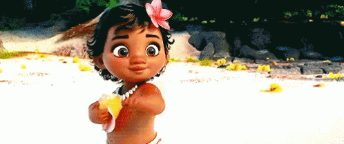 La princesa Disney Moana cuando era bebé pequeña con una caracola